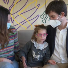 La familia de Blanca potencia la investigación del cáncer infantil con ropa de segunda mano