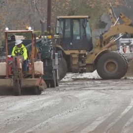 El temporal en California da una tregua y los operarios trabajan a contrarreloj