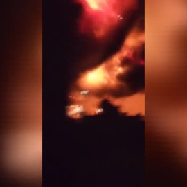 Arden ochenta naves en un virulento incendio declarado en un puerto de Marbella