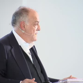 Tebas: "Florentino Pérez piensa que los clubes más ricos han de gobernar el fútbol y repartir el dinero como ellos quieran"