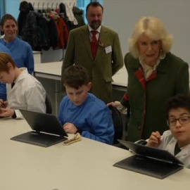 Camilla y Kate continúan con sus compromisos reales en medio del estallido mediático por el libro de Harry