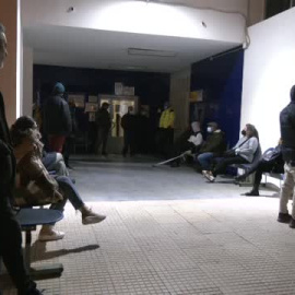 Colas en algunos centros de salud andaluces para poder conseguir cita  