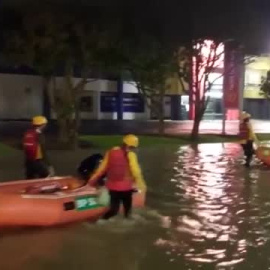 Las inundaciones en la ciudad neozelandesa de Auckland dejan ya al menos cuatro muertos