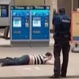 Un perturbado apuñala a tres personas en el metro de Bruselas