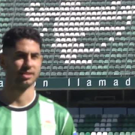 El Betis presenta a Ayoze   