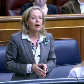 Calviño: "Como todos los españoles, busco ofertas y compro fruta de temporada"