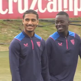 Dmitrovic vuelve al trabajo con el Sevilla en un entrenamiento con muchas ausencias