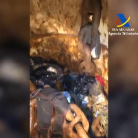 Detenido un polizón oculto en el hueco del ancla que trataba de introducir 100 kilos de cocaína 
