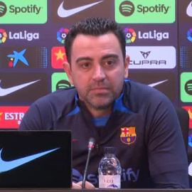 Xavi reconoce que en el vestuario hacen "hasta alguna bromita" sobre el 'caso Negreira' y que lo tratan "de la mejor manera posible"