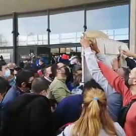 Colombianos en Madrid denuncian el caos y las trabas para votar en las elecciones