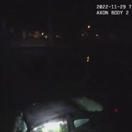 Angustioso rescate a una mujer atrapada en su coche mientras se hunde