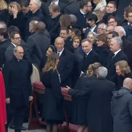 La reina Sofía asiste al funeral de Benedicto XVI