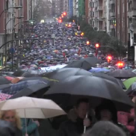 Miles de personas se manifiestan en Bilbao en apoyo a los presos de ETA