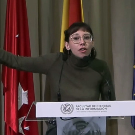 El duro discurso de Elisa María Lozano, la mejor de su promoción, contra Ayuso: "No ha hecho nada por nosotros"