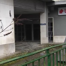 El antiguo hospital de Oviedo se degrada entre basura, robos, vandalismo y expedientes médicos