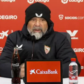 Sampaoli sobre el Papu: "Adjudicar a alguien que se quiera operar porque no quiera jugar por un club, es muy fuerte"