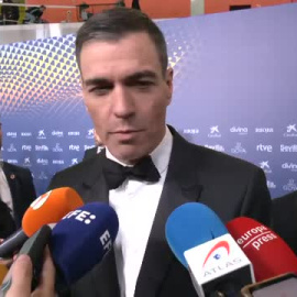 Sánchez elogia el carácter "inconformista" de la cultura en la alfombra roja de los Goya