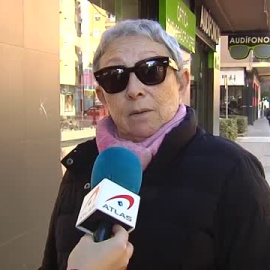 Valencia retira con una máquina especial las naranjas ya maduras por el calor
