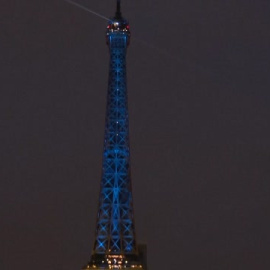 Edificios de todo el mundo se visten con los colores de Ucrania en el aniversario de la invasión 