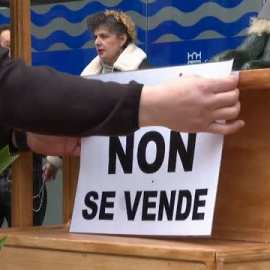 Pontevedra se despide del carnaval con el entierro de su loro Ravachol