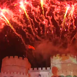 La tradicional Crida enciende el cielo de Valencia y da la bienvenida a las Fallas 