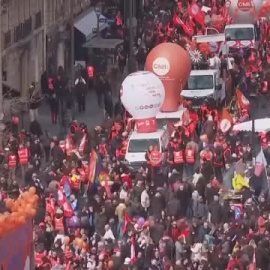 Nueva ola de protestas en Francia contra la reforma de pensiones de Macron