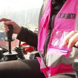 Las mujeres se abren hueco en profesiones hasta ahora masculinizadas