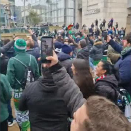 El beticismo inunda Mánchester de ilusión  