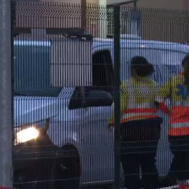 Los equipos de rescate extraen los cuerpos de un geólogo y dos estudiantes en prácticas de la mina de Súria