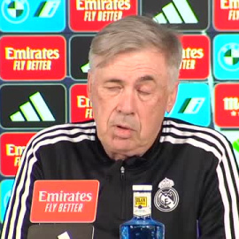 Ancelotti confirma la baja de Benzemá ante el Espanyol por un golpe en un tobillo