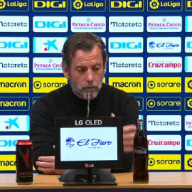 El entrenador del Cádiz, "muy cabreado": "Si hablara del árbitro me sancionarían"