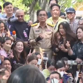 El primer ministro de Tailandia disuelve el Parlamento y pone en marcha el reloj electoral
