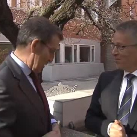 Feijóo visita la embajada de Suecia durante la moción de censura al Gobierno