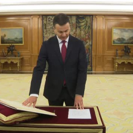 Gómez y Miñones prometen su cargo ante el rey