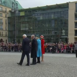 El Rey Carlos III de Inglaterra y la reina consorte Camila viajan a Alemania en su primer destino extranjero