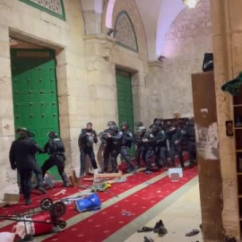 Continúa la tensión entre israelíes y palestinos por los asaltos a la mezquita de Al-Aqsa