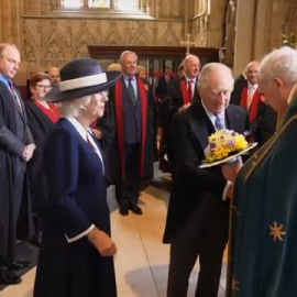 A un mes exacto de su coronación, Carlos III y Camila presiden la misa de Jueves Santo 