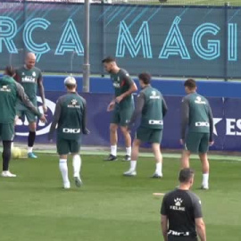 Último entrenamiento del Espanyol antes del debut de Luis García  