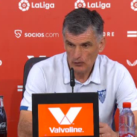 Mendilibar: "El vestuario está jodido, hemos hecho un partidazo con uno menos"