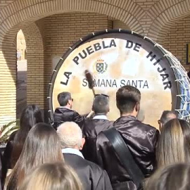 La tradición ancestral de los tambores protagoniza la Semana Santa en La Puebla de Híjar 