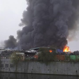 Una gran nube tóxica amenaza la ciudad alemana de Hamburgo