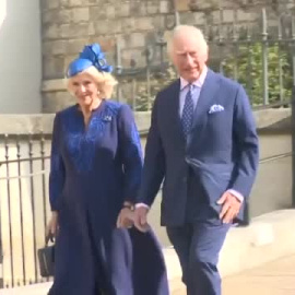 El rey Carlos III asiste a la misa del Domingo de Pascua junto a los miembros de la familia real