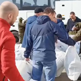 Rusia y Ucrania intercambian soldados prisioneros 