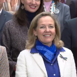 Sánchez reune a su equipo para arrancar una campaña marcada por la economía y las reformas legales