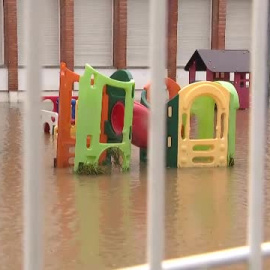 Inundaciones en Laredo (Cantabria) con calles anegadas y colegios cerrados 