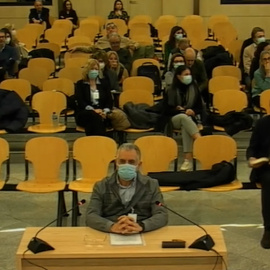 El tribunal ordena a Camps sentarse en primer fila tras la denuncia por llamar "miserable" al abogado del Bigotes