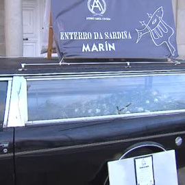 Marín entierra a la sardina y se despide del Carnaval