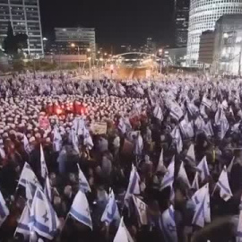 Nueva y masiva protesta en Israel contra la reforma del poder judicial con una creativa 'performance' 