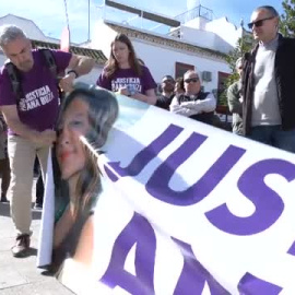 Vecinos y familiares de Ana Buza piden que se reabra la investigación y se investigue como crimen machista