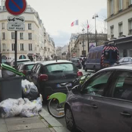 La huelga de las pensiones inunda de basura las calles de París